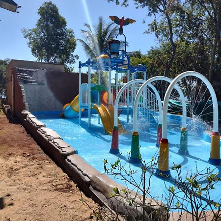 Aldeia Do Lago Caldas Novas Lindo Apt Com Cozinha Mobilia Nova Pode Levar Bebidas Na Area Das Piscinas Luaran gambar
